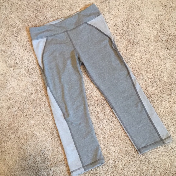 Forever 21 Pants - Forever 21 workout crops